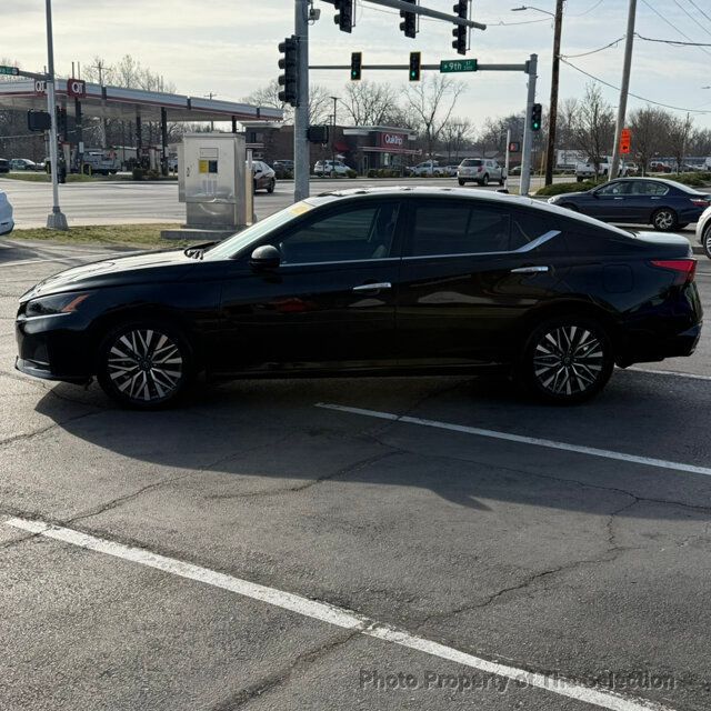 2023 Nissan Altima 2.5 SV AWD W/SV PREMIUM PACKAGE & APPLECARPLAY & MOONROOF - 22999379 - 7