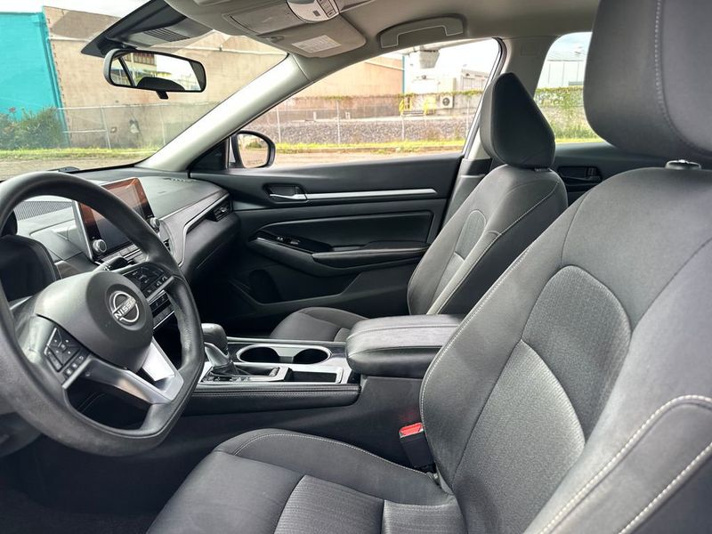 2023 Nissan Altima 2.5 SV Sedan - 22982508 - 12