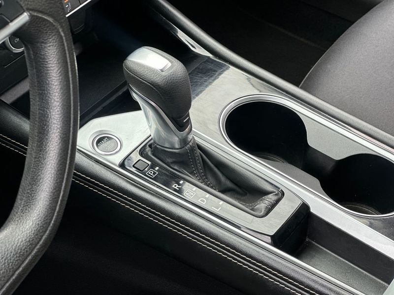 2023 Nissan Altima 2.5 SV Sedan - 22982508 - 18