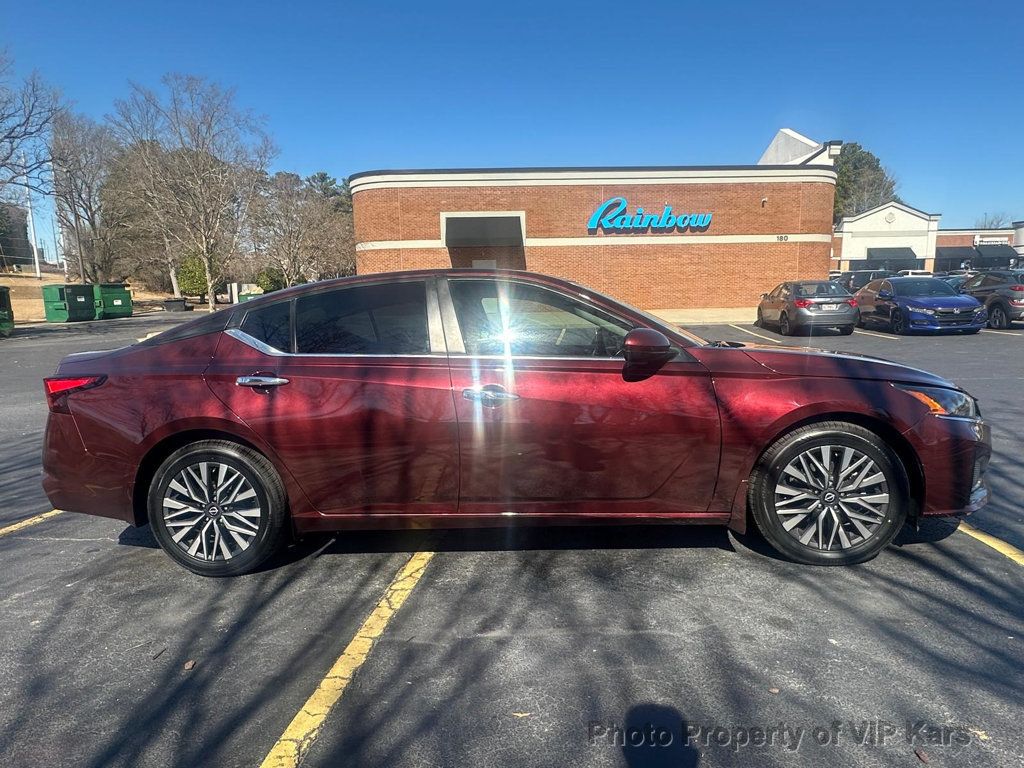 2023 Nissan Altima 2.5 SV Sedan - 22984358 - 5