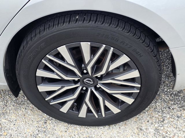 2023 Nissan Altima 2.5 SV Sedan - 23070763 - 31