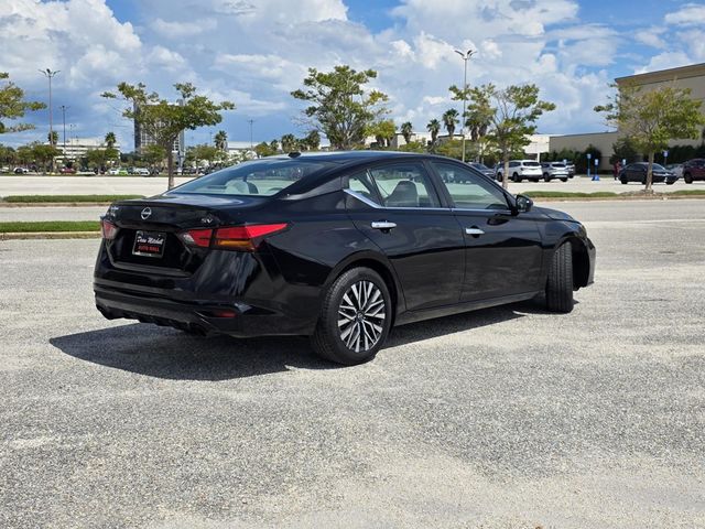 2023 Nissan Altima 2.5 SV Sedan - 23071255 - 4