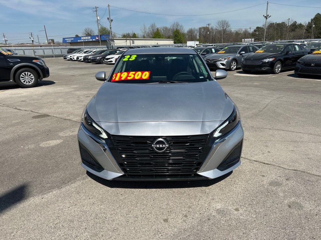 2023 Nissan Altima 2.5 SV photo 2