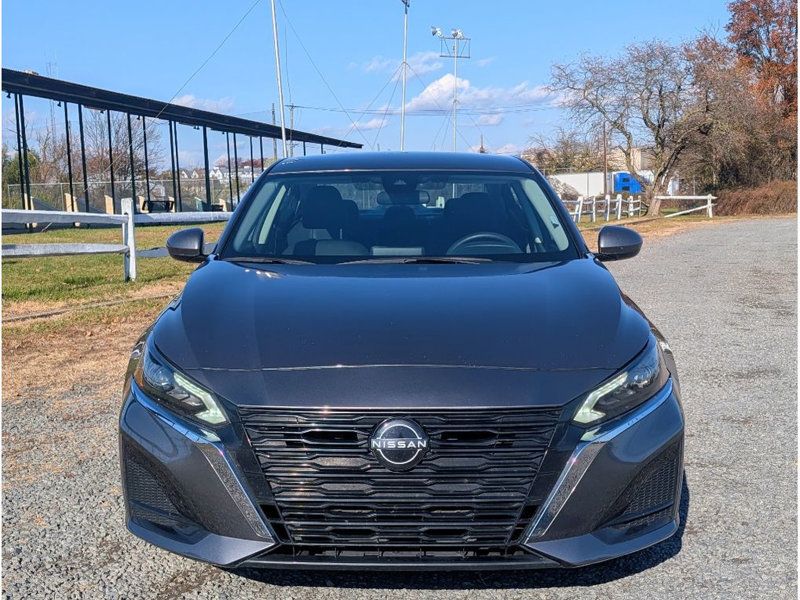 2023 Nissan Altima 2.5 SV photo 2