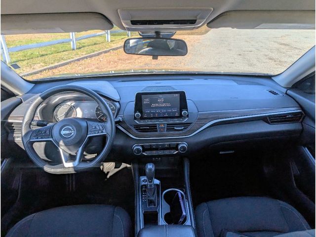 2023 Nissan Altima 2.5 SV Sedan - 22943905 - 25