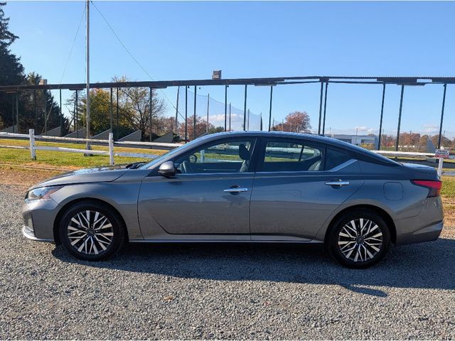 2023 Nissan Altima 2.5 SV Sedan - 22943905 - 3