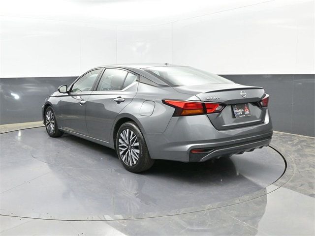2023 Nissan Altima 2.5 SV photo 3