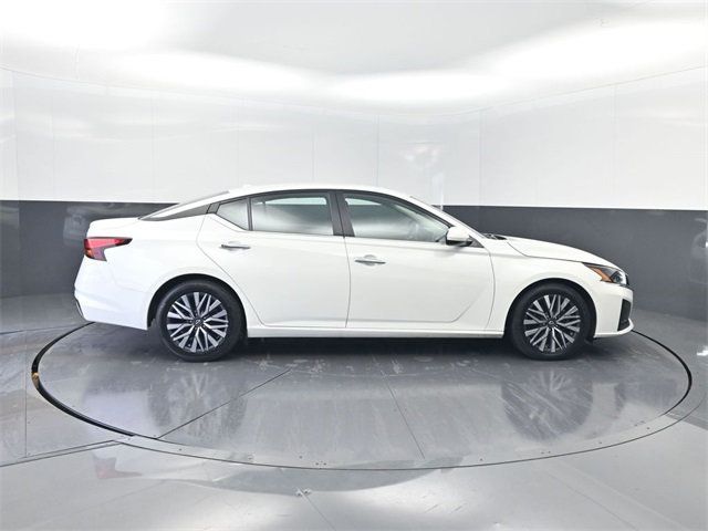 2023 Nissan Altima 2.5 SV Sedan - 22954837 - 34