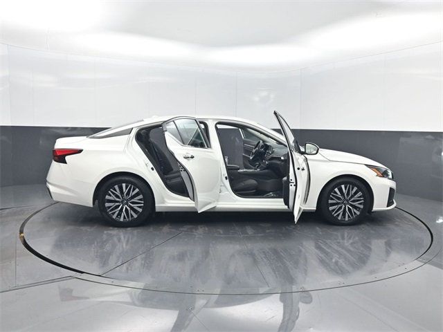 2023 Nissan Altima 2.5 SV Sedan - 22954837 - 38