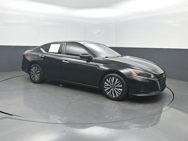 2023 Nissan Altima 2.5 SV Sedan - 22998336 - 34