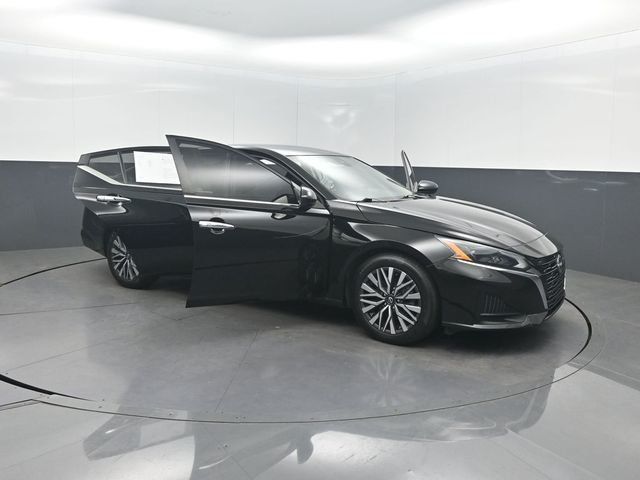 2023 Nissan Altima 2.5 SV Sedan - 22998336 - 38