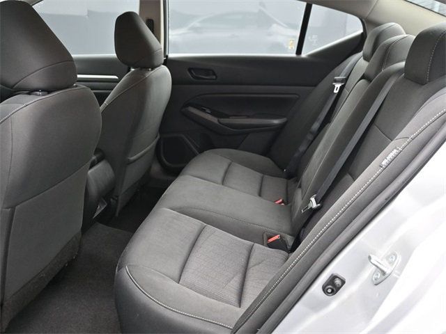 2023 Nissan Altima 2.5 SV Sedan - 22954360 - 13