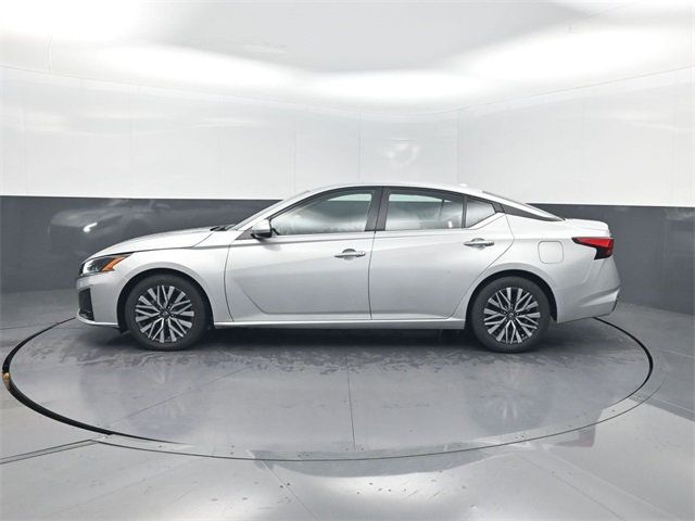 2023 Nissan Altima 2.5 SV Sedan - 22954360 - 1
