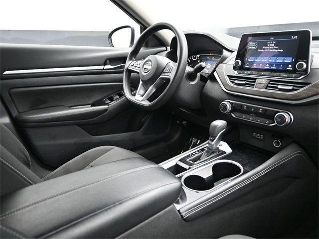 2023 Nissan Altima 2.5 SV Sedan - 22954360 - 20