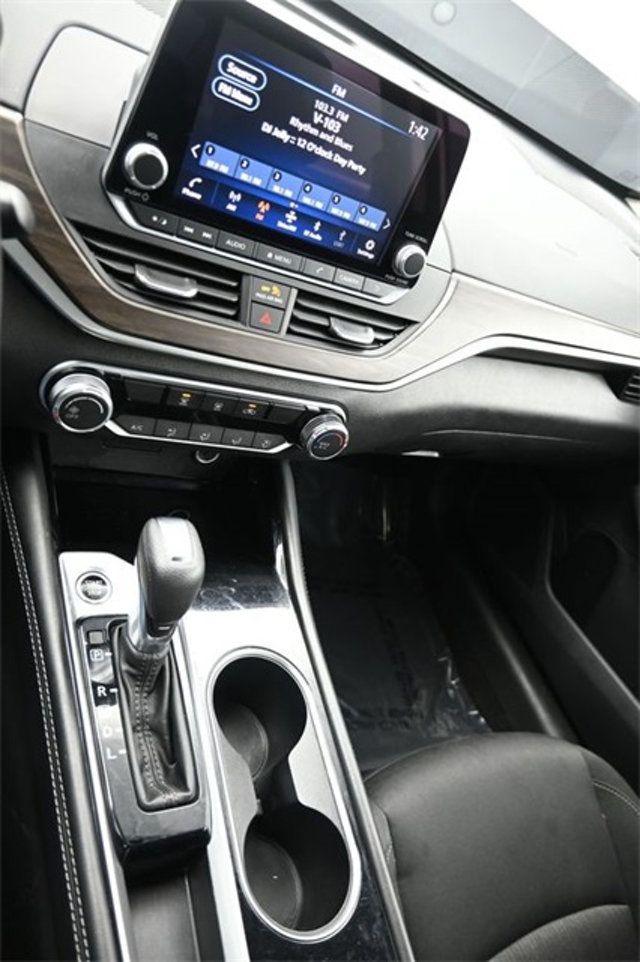 2023 Nissan Altima 2.5 SV Sedan - 22954360 - 24