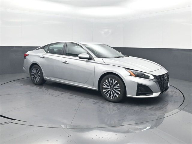 2023 Nissan Altima 2.5 SV Sedan - 22954360 - 35