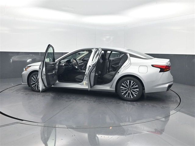 2023 Nissan Altima 2.5 SV Sedan - 22954360 - 38