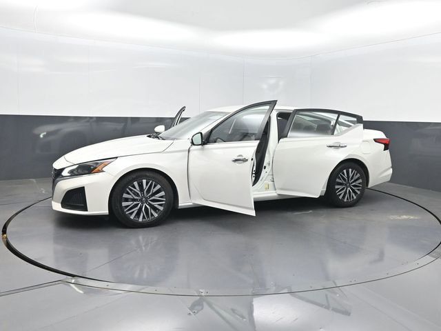 2023 Nissan Altima 2.5 SV Sedan - 23016097 - 38