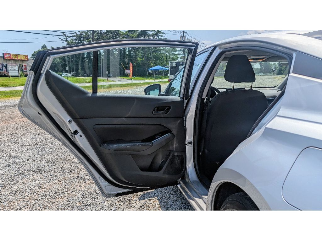 2023 Nissan Altima 2.5 SV photo 10