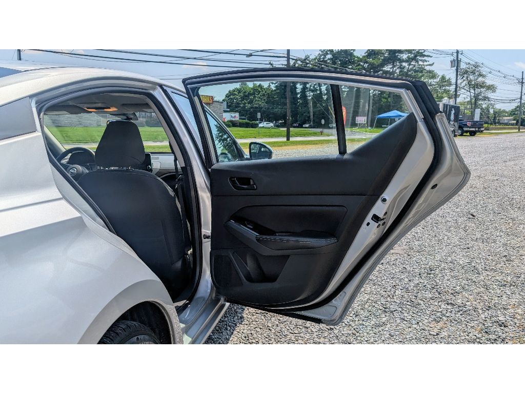 2023 Nissan Altima 2.5 SV photo 12