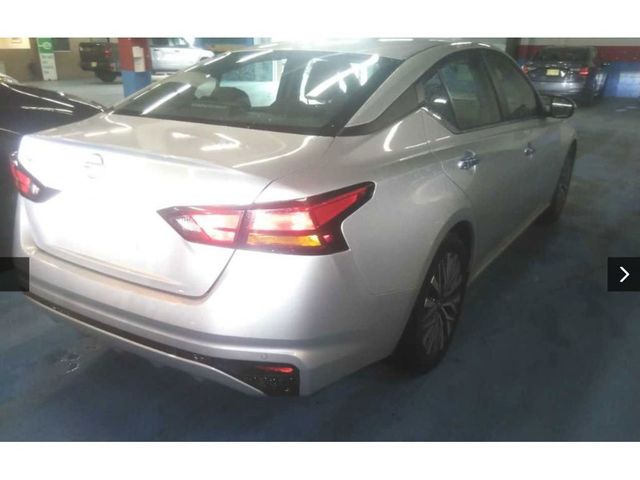 2023 Nissan Altima 2.5 SV Sedan - 23064272 - 3