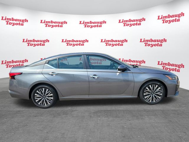 2023 Nissan Altima 2.5 SV Sedan - 22908772 - 1