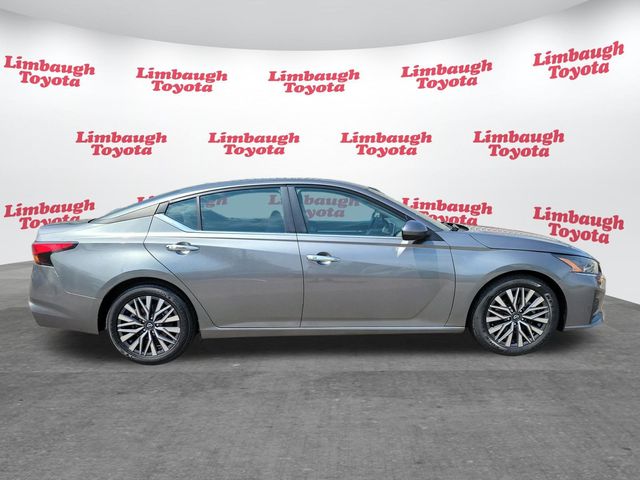 2023 Nissan Altima 2.5 SV Sedan - 22908772 - 21