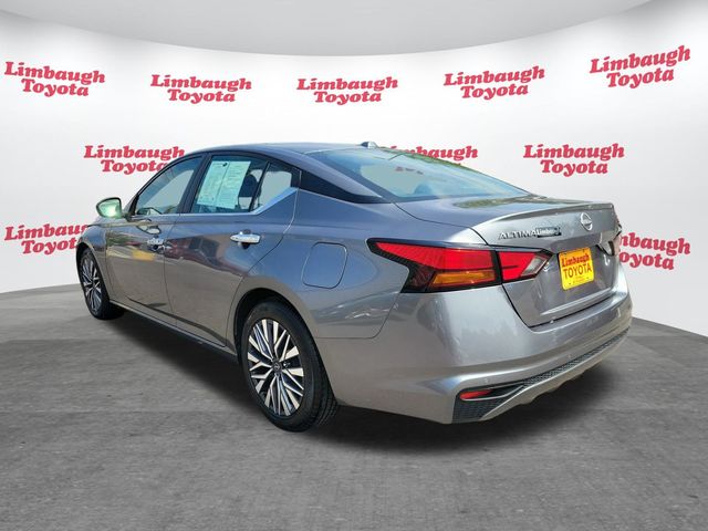 2023 Nissan Altima 2.5 SV Sedan - 22908772 - 24