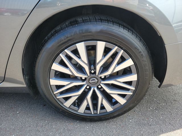 2023 Nissan Altima 2.5 SV Sedan - 22908772 - 25