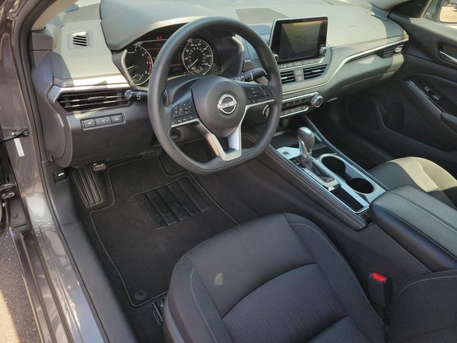 2023 Nissan Altima 2.5 SV Sedan - 22908772 - 2