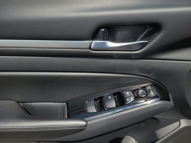 2023 Nissan Altima 2.5 SV Sedan - 22908772 - 6
