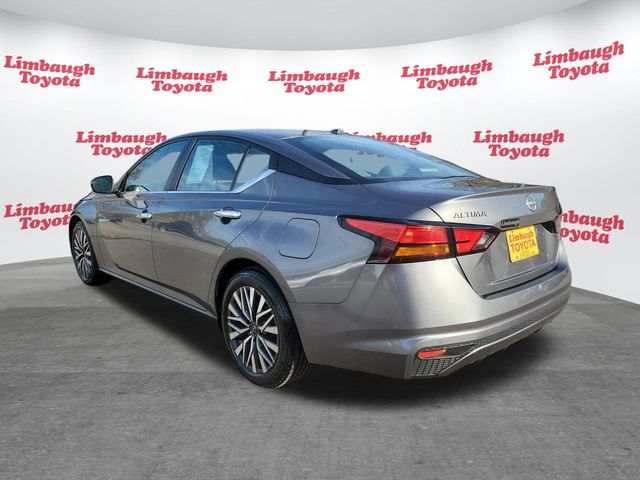 2023 Nissan Altima 2.5 SV Sedan - 22949995 - 24