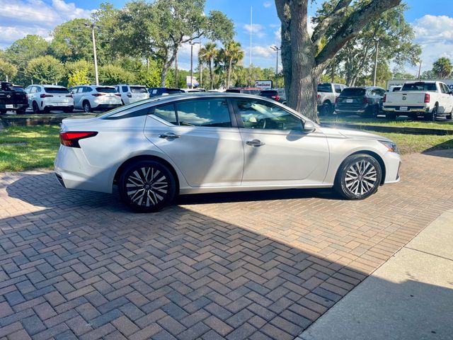 2023 Nissan Altima 2.5 SV Sedan - 22903612 - 5