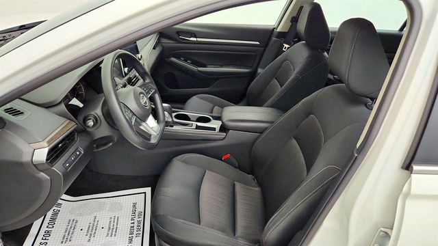 2023 Nissan Altima 2.5 SV Sedan - 23054791 - 17