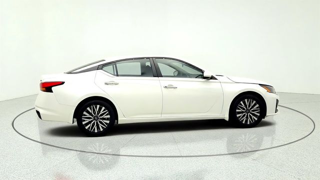 2023 Nissan Altima 2.5 SV Sedan - 23054791 - 3