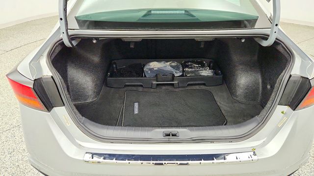 2023 Nissan Altima 2.5 SV Sedan - 23089960 - 22