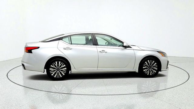 2023 Nissan Altima 2.5 SV Sedan - 23089960 - 3