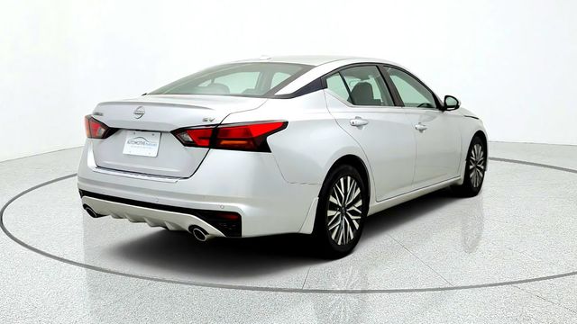 2023 Nissan Altima 2.5 SV Sedan - 23089960 - 4
