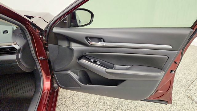 2023 Nissan Altima 2.5 SV Sedan - 23102101 - 24