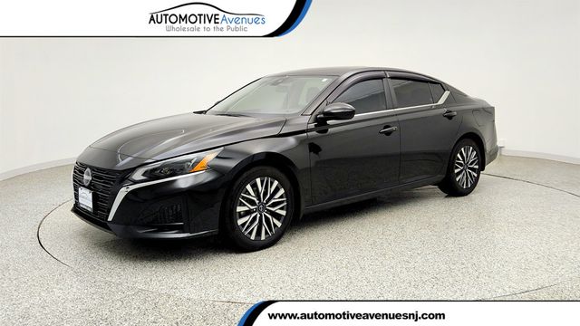 2023 Nissan Altima 2.5 SV Sedan w/ Moonroof, ProPILOT Assist & 12.3-Inch Touchscree - 23035145 - 0