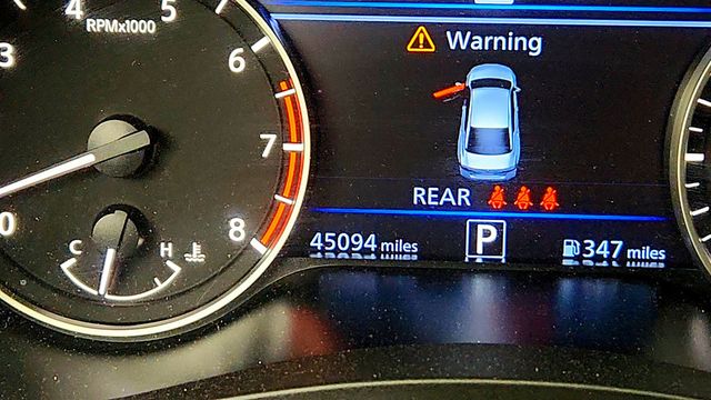2023 Nissan Altima 2.5 SV Sedan w/ Moonroof, ProPILOT Assist & 12.3-Inch Touchscree - 23035145 - 14