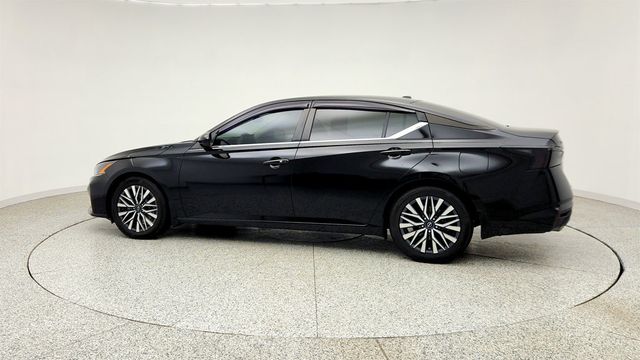 2023 Nissan Altima 2.5 SV Sedan w/ Moonroof, ProPILOT Assist & 12.3-Inch Touchscree - 23035145 - 7