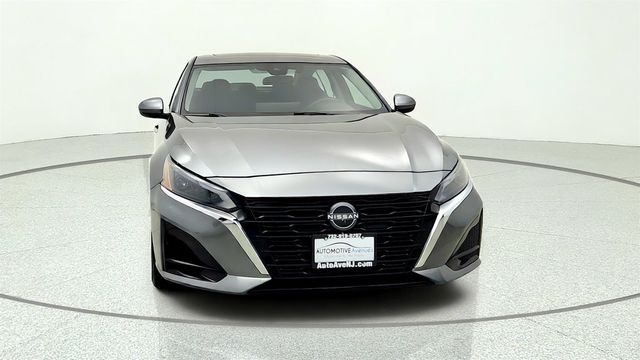 2023 Nissan Altima 2.5 SV Sedan w/ Premium Pkg - 23060417 - 1