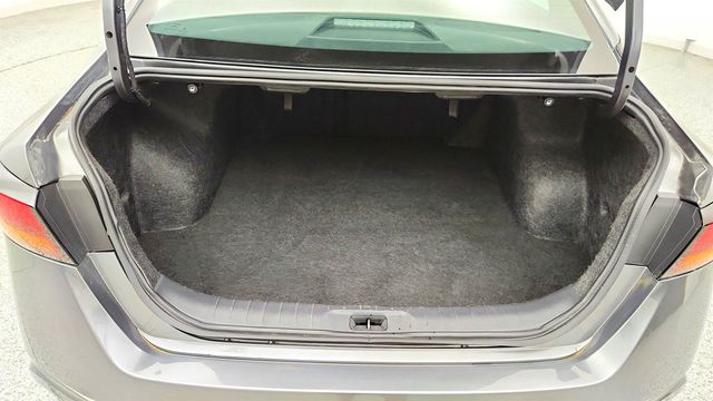 2023 Nissan Altima 2.5 SV Sedan w/ Premium Pkg - 23060417 - 21