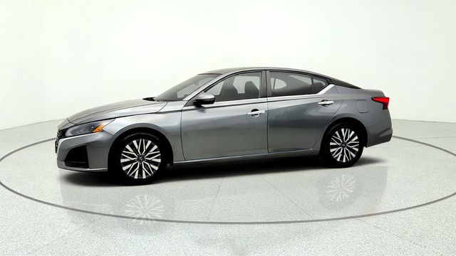 2023 Nissan Altima 2.5 SV Sedan w/ Premium Pkg - 23060417 - 7
