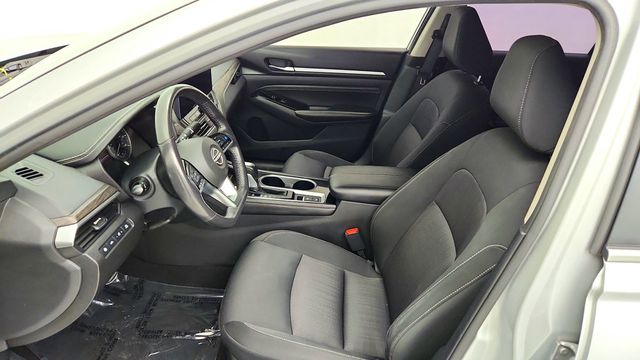 2023 Nissan Altima 2.5 SV Sedan w/ Premium Pkg, Heated Seats & ProPILOT Assist - 23091314 - 18