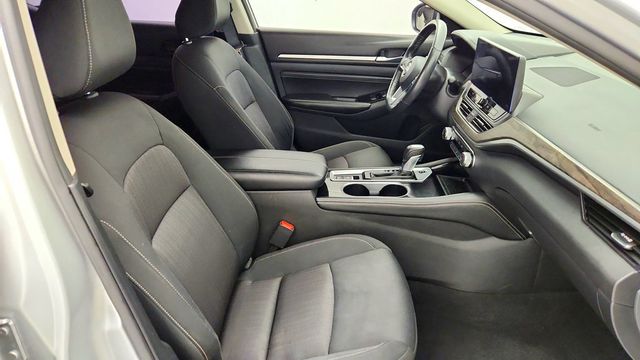 2023 Nissan Altima 2.5 SV Sedan w/ Premium Pkg, Heated Seats & ProPILOT Assist - 23091314 - 22