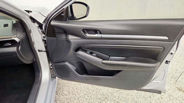 2023 Nissan Altima 2.5 SV Sedan w/ Premium Pkg, Heated Seats & ProPILOT Assist - 23091314 - 24