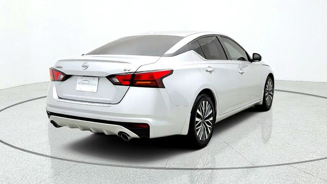 2023 Nissan Altima 2.5 SV Sedan w/ Premium Pkg, Heated Seats & ProPILOT Assist - 23091314 - 4