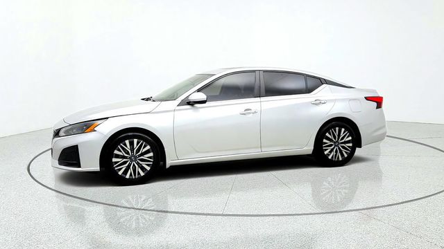 2023 Nissan Altima 2.5 SV Sedan w/ Premium Pkg, Heated Seats & ProPILOT Assist - 23091314 - 7